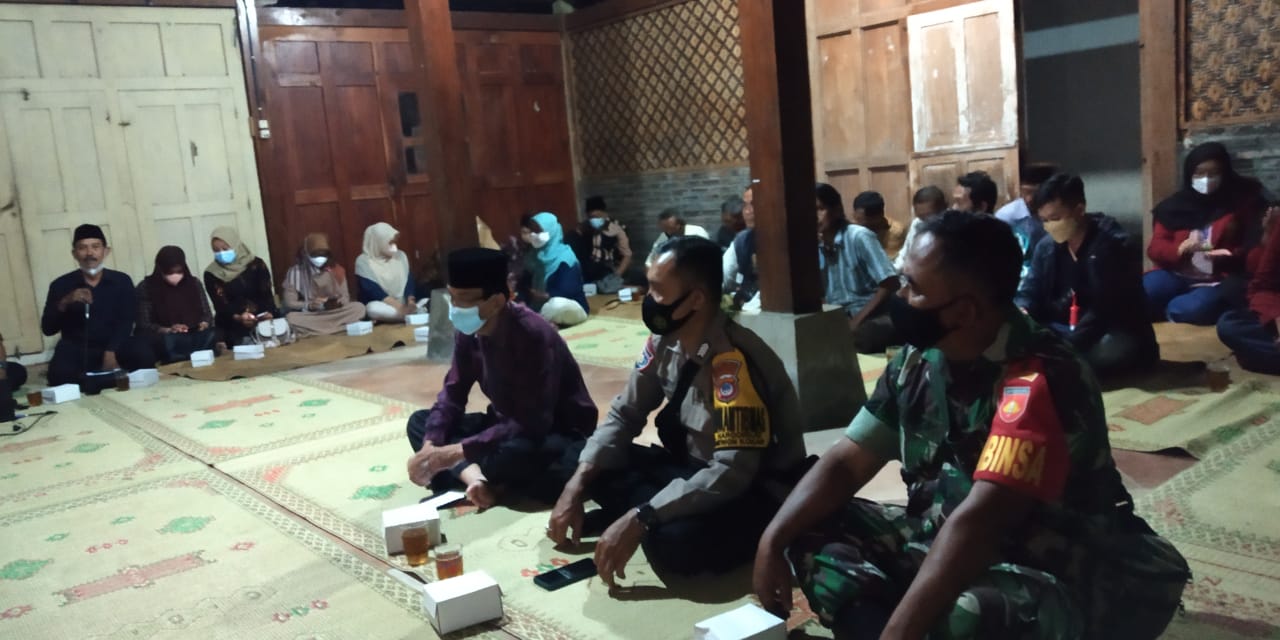 Bhabinsa dan Bhabinkamtibmas Kalurahan Hargorejo Monitoring Musduk 